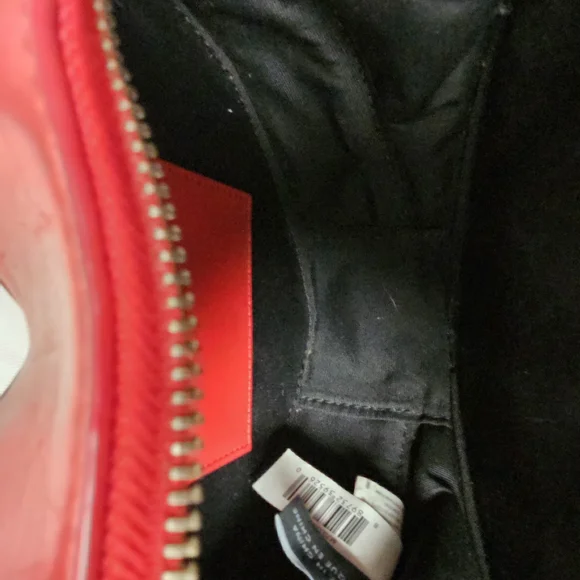 Marc Jacobs Heart Shaped purse - Picture 10 of 16